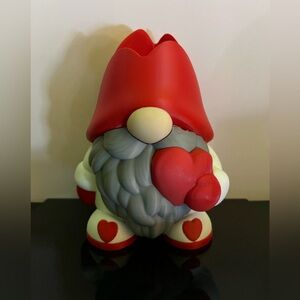 Valentine Gnome bath and body works soap holder